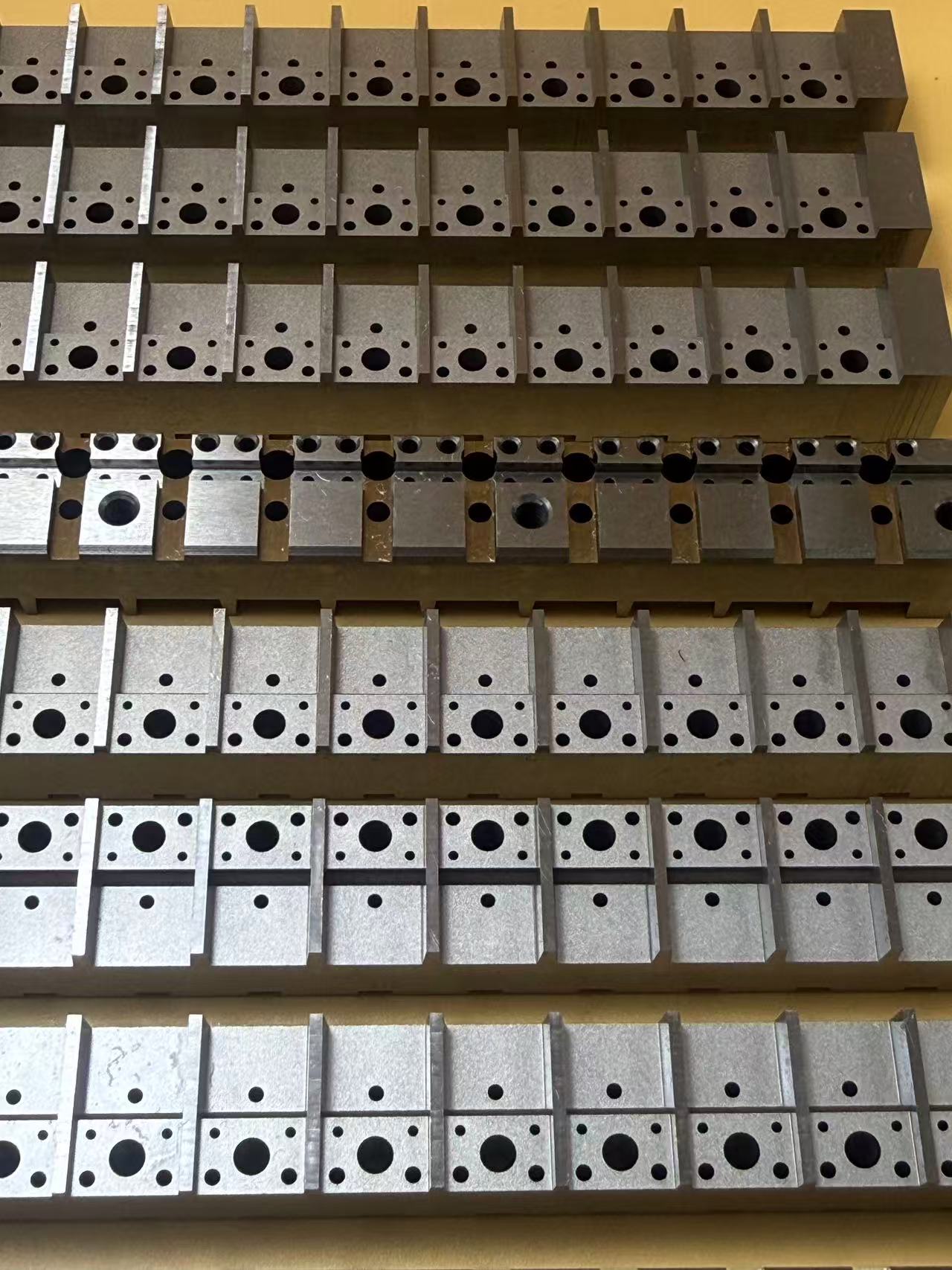 ما هي مجالات تطبيق معالجة قطع النفط؟