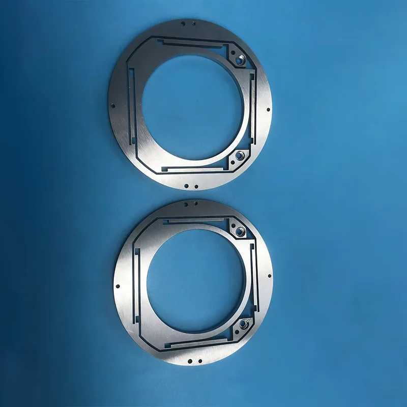 أجزاء مستديرة بآلة CNC